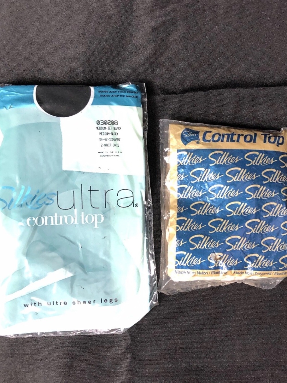 Lot of 2 Silkies Control Top Pantyhose Medium Jet Black 030208 Off White 070209
